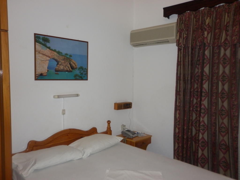Miramare Hotel Lakkíon Room photo